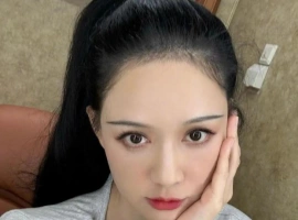 从头到脚近百针！46岁陈乔恩针雕美容后首次现身，幼态脸太显年轻-芝麻资源分享网