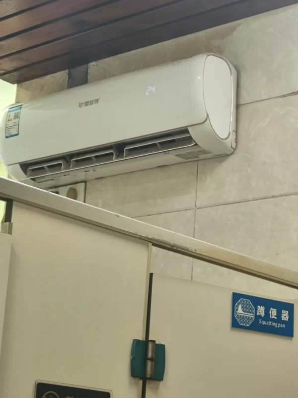 为何沉默不语？  难道大学生们无需缴纳学费和住宿费？为何如此优越的大学宿舍却缺乏空调？-恩菲资源分享网