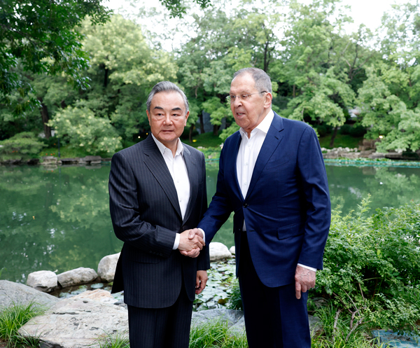 俄罗斯外长拉夫罗夫访朝归来，迅速前往北京与王毅讨论四项重要议题-福娃资源分享网